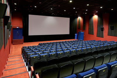 Интерьерная съемка зала кинотеатра